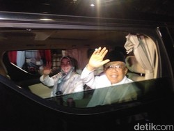 Maruf Amin Tiba di Lokasi Debat Bareng Istri