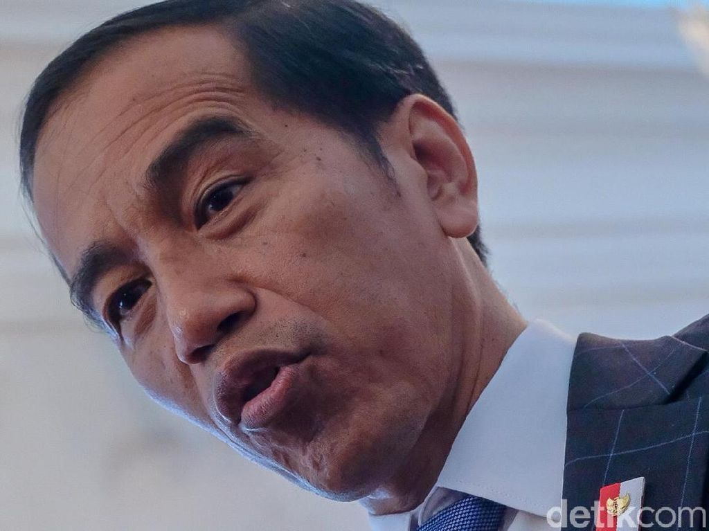 Hadiri Silatnas Kepala Desa, Jokowi Jadi Rebutan Salaman dan Selfie Hadiri Silatnas Kepala Desa, Jokowi Jadi Rebutan Salaman dan Selfie