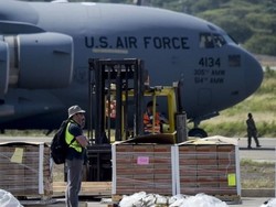 Pesawat yang Angkut Bantuan AS untuk Venezuela Mendarat di Kolombia