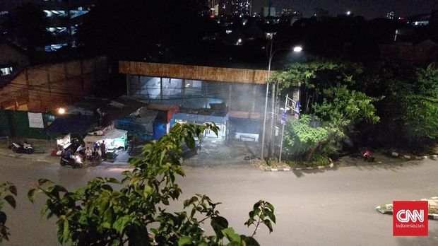 Pancoran Geger Karena Kepulan Asap Putih Akibat Mobil Rusak