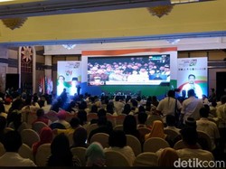 Warga Hadiri Nobar Debat Capres Kedua, Suara Jokowi Disebut Naik