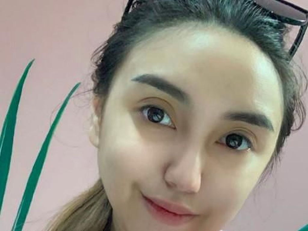 6 Kontroversi Salmafina Sunan yang Lepas Hijab 6 Kontroversi Salmafina Sunan yang Lepas Hijab