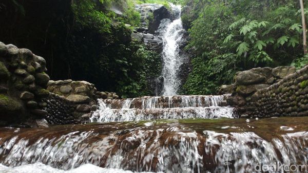 Foto: Air Terjun Cantik dekat Tol Trans Jawa Semarang