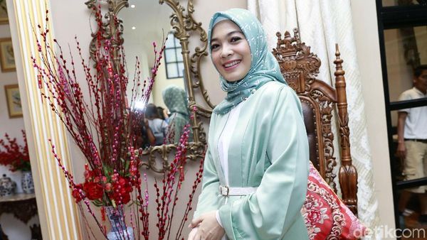 Dian Ayu, Nicole Scherzinger, Salmafina Sunan, hingga Luna Maya