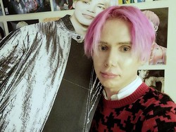 Bule Inggris yang 32 Kali Operasi Plastik agar Mirip Jimin Minta Maaf ke BTS