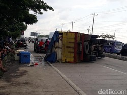 Ada Truk Terguling, Arus Lalin di Jalur Pantura Brebes Tersendat