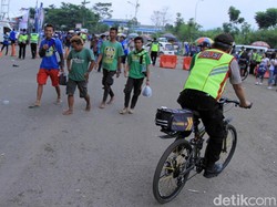 Saat ini suporter Persib Bandung sudah berdatangan ke stadion tersebut. 