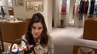 Ini Benny Janah, Aspri Hotman Paris yang Cantik dan Suka Wine