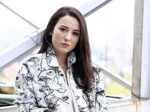Benarkah Julie Estelle akan Lamaran di Surabaya dalam Waktu Dekat? Benarkah Julie Estelle akan Lamaran di Surabaya dalam Waktu Dekat?