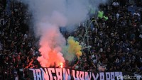 Persib menjamu Arema di Si Jalak Harupat, Senin (18/2/2019) sore WIB di leg pertama 16 besar Piala Indonesia. Laga berakhir imbang 1-1. (Foto: Mukhlis Dinillah/detikSport)