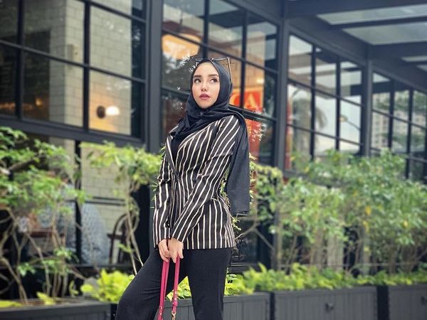 Foto: Transformasi Gaya Salmafina yang Kini Tampil Tanpa Hijab