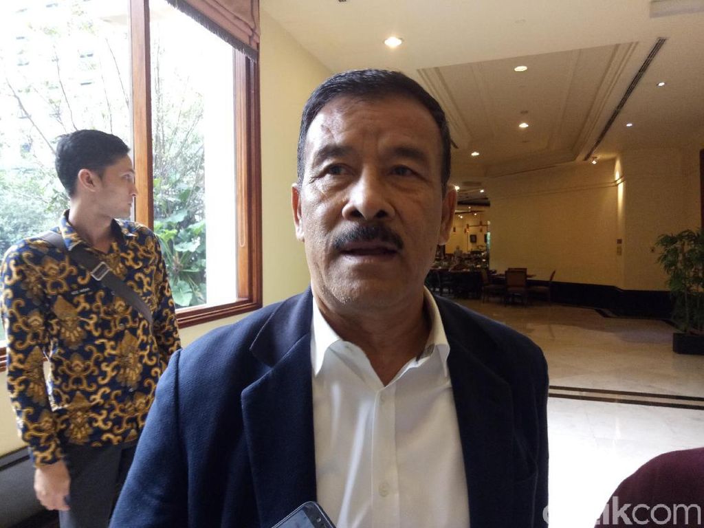 Umuh Muchtar Mundur dari Jabatan Manajer Persib Umuh Muchtar Mundur dari Jabatan Manajer Persib