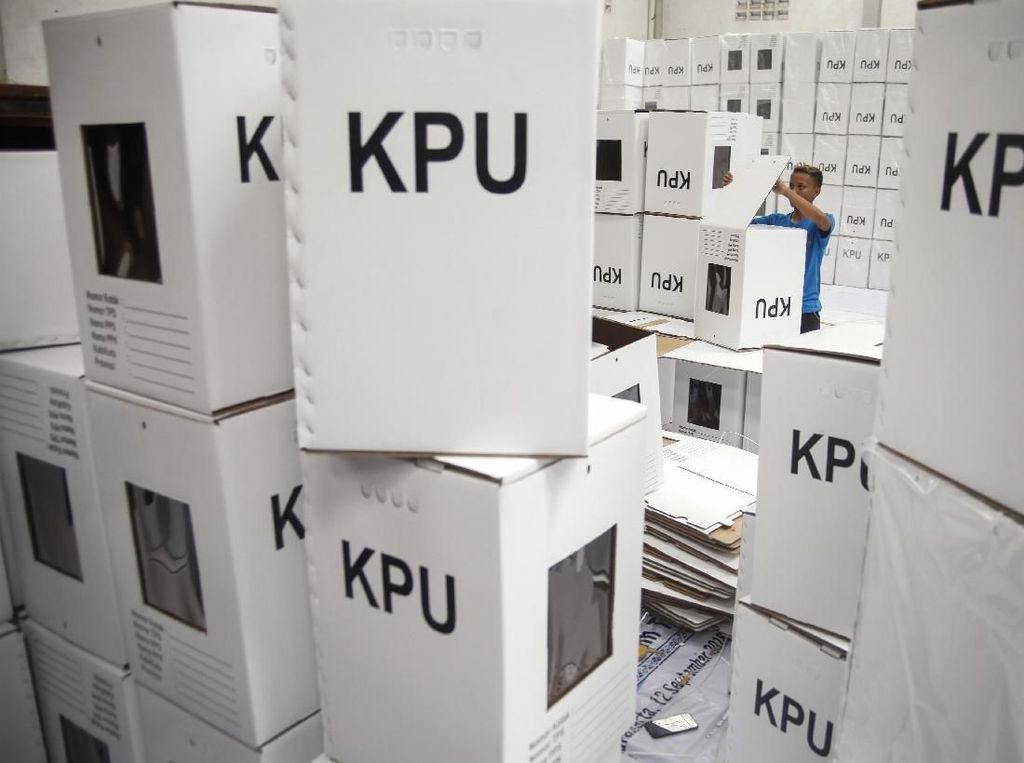 Caleg PDIP Diduga Bakar 15 Kotak Suara, KPU Jambi Siapkan Coblosan Ulang Caleg PDIP Diduga Bakar 15 Kotak Suara, KPU Jambi Siapkan Coblosan Ulang