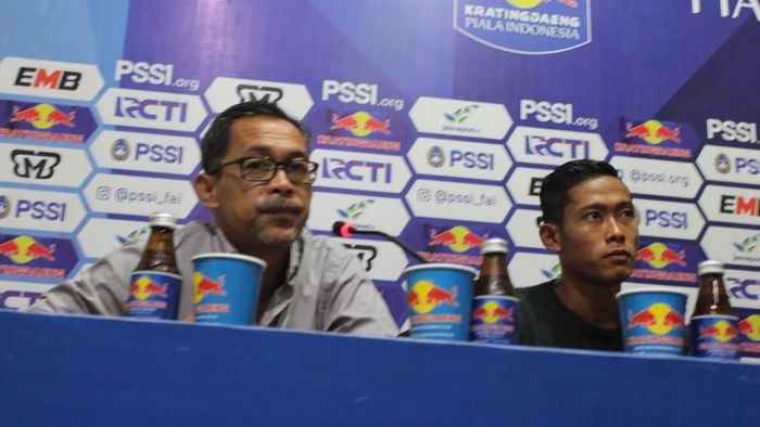 Persela dikalahkan Bali United 0-1 di leg pertama babak 16 besar Piala Indonesia (Foto: Eko Sudjarwo/detikSport) Persela dikalahkan Bali United 0-1 di leg pertama babak 16 besar Piala Indonesia (Foto: Eko Sudjarwo/detikSport)