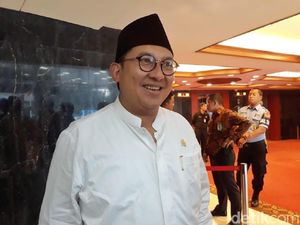 Fadli Zon Bandingkan Mobil Menteri Rp 147 M dan Gelaran IMF-Bank Dunia Fadli Zon Bandingkan Mobil Menteri Rp 147 M dan Gelaran IMF-Bank Dunia