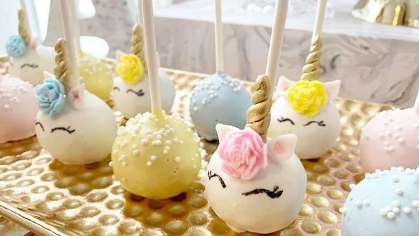 Lucu dan Imut! 10 Kreasi Kue dan Dessert Bertema Unicorn