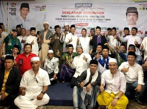 Kala Ustaz dan Santri Nobar Debat Kedua