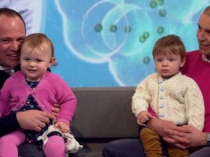 Kisah Anak Kembar yang Punya Ayah Berbeda, Kok Bisa? Kisah Anak Kembar yang Punya Ayah Berbeda, Kok Bisa?