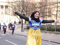 Curi Perhatian, Hijabers Ini Ikut Lomba Lari Pakai Kostum Snow White