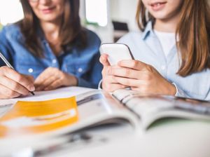 Pentingnya Peran Orang Tua Ajarkan Keuangan ke Gen Alfa Pentingnya Peran Orang Tua Ajarkan Keuangan ke Gen Alfa