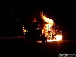 Kecelakaan Maut Bus Terbakar di Brasil, 32 Orang Tewas Kecelakaan Maut Bus Terbakar di Brasil, 32 Orang Tewas