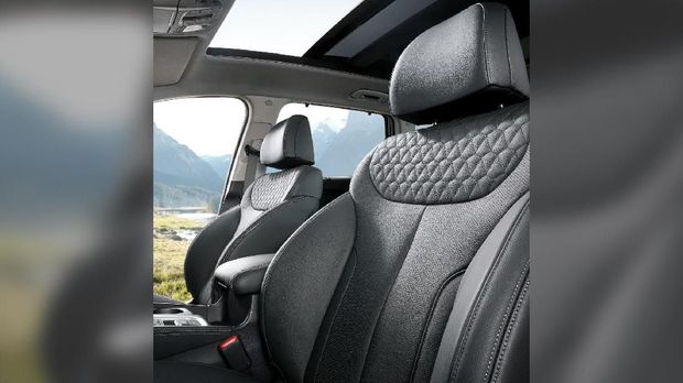 Interior The Grand Santa Fe paling mewah di antara SUV Hyundai lain.