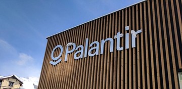 Bos AI Palantir Sebut Kejahatan Perang Bawa Untung Besar