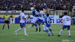 Romantis Euy! Ridwan Kamil Bareng Istri Nonton Persib vs Arema