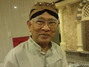 Gus Mus: Bagaimana Mau Berdemokrasi Kalau Berbeda Saja Tak Bisa 