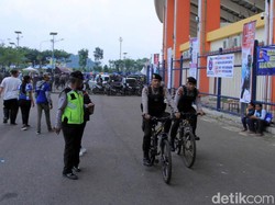 Dalam pertandingan ini, petugas gabungan TNI-Polri yang diterjunkan berjumlah 2.580 personel.