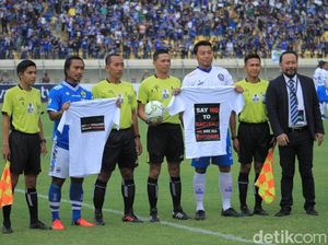 Laga Persib Vs Arema FC Berakhir Tanpa Pemenang Laga Persib Vs Arema FC Berakhir Tanpa Pemenang