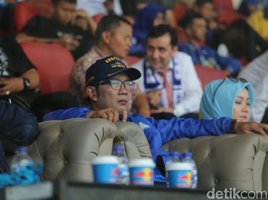 Persib Bandung Akan Latihan Lagi, Ini Pesan Ridwan Kamil Persib Bandung Akan Latihan Lagi, Ini Pesan Ridwan Kamil