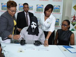 Pemenang Lotre Rp 16 M Ini Punya Cara Unik Agar Orang Tak Pinjam Uangnya