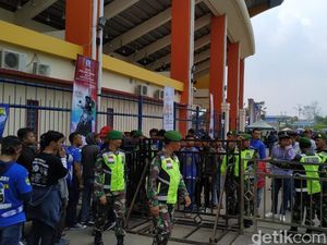 Persib Menjamu Arema, Si Jalak Harupat Membiru Sejak Siang Persib Menjamu Arema, Si Jalak Harupat Membiru Sejak Siang