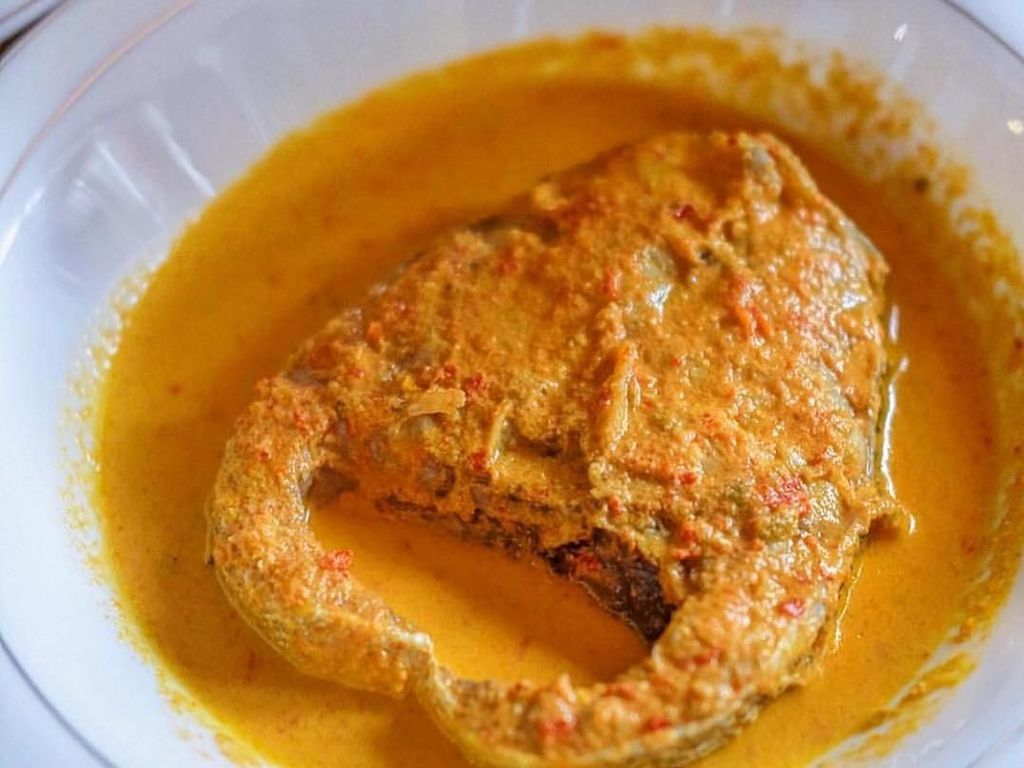 Makan Siang Nikmat dengan Gulai Ikan Minang di 5 Restoran Ini Makan Siang Nikmat dengan Gulai Ikan Minang di 5 Restoran Ini