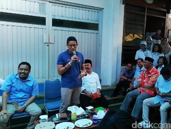 Di Depan Petani, Sandiaga Janji Berhenti Makan Apel Impor