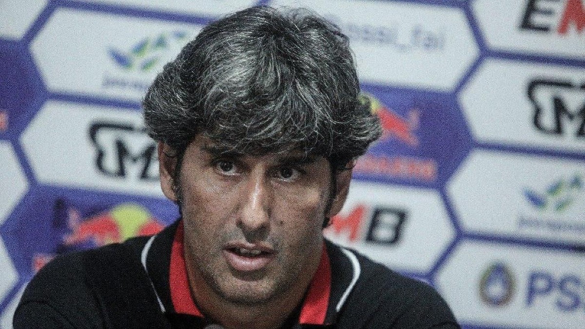 Stefano Cugurra Teco, bekas pelatih Persija yang menangani Bali United. (twitter Bali United)