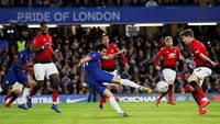 Chelsea lebih banyak melakukan penguasaan bola dalam laga itu. BBC melansir data ball possession The Blues mencapai 67 persen. (Foto: David Klein/Reuters)