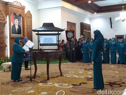 Arumi Bachsin Dilantik Jadi Ketua Tim Penggerak PKK Jatim