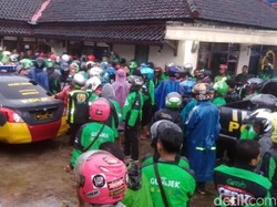 Rekannya Dikeroyok, Massa Driver Ojol Geruduk Mapolsek Parungkuda