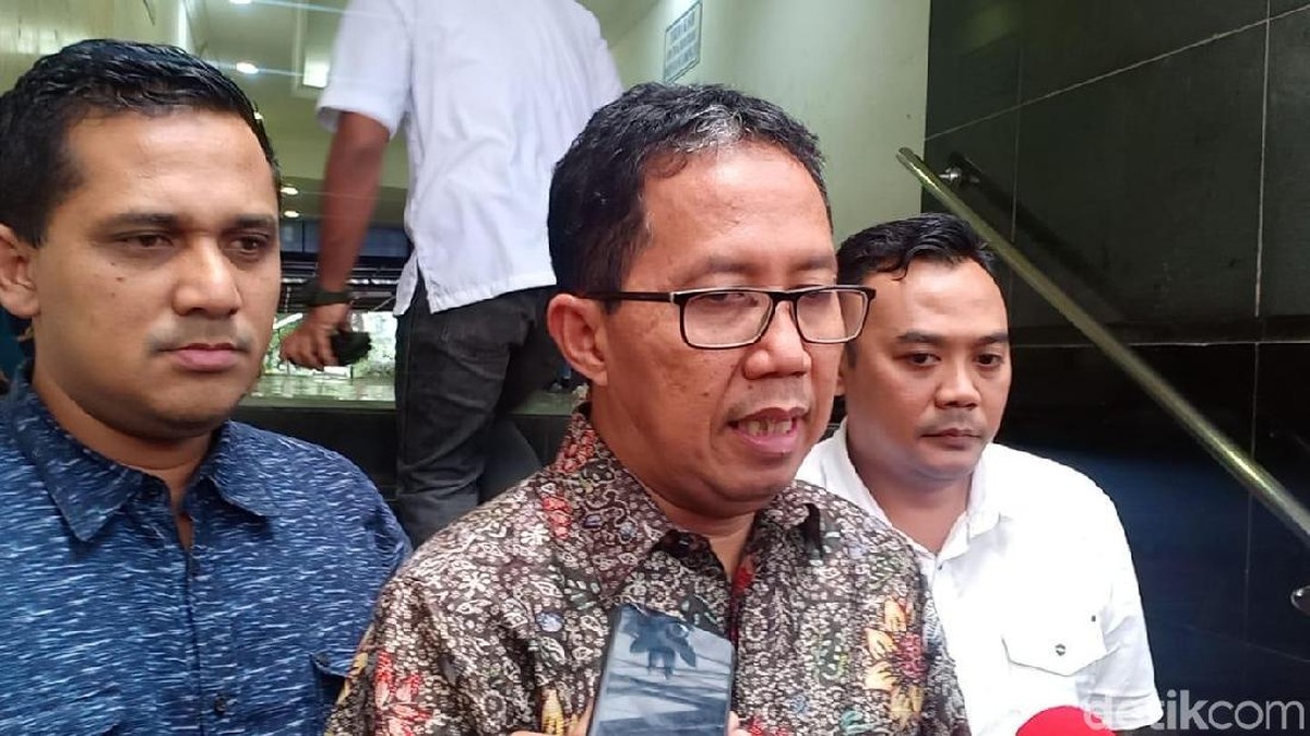 Foto: Plt Ketum PSSI Joko Driyono usai diperiksa Satgas Antimafia Bola (Wildan-detikcom).