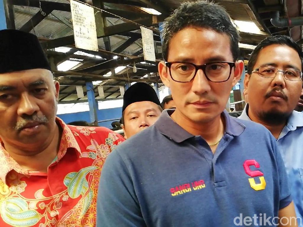 Sandi Sesalkan Ulah 3 Emak Kampanye Hitam di Karawang: Materi Kami Ekonomi Sandi Sesalkan Ulah 3 Emak Kampanye Hitam di Karawang: Materi Kami Ekonomi