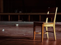 Lansia di Jakbar Dilempar Bangku Kayu oleh Anak, Pelaku Alami Gangguan Jiwa