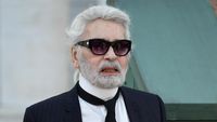 9 Fakta Karl Lagerfeld: Kisah Rambut Kuncir Kuda dan Tak Mau Pakai Ponsel