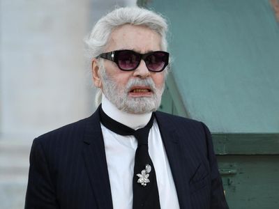 9 Fakta Karl Lagerfeld: Kisah Rambut Kuncir Kuda dan Tak Mau Pakai Ponsel