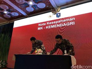 Perkuat Industri Keuangan, OJK Gandeng Kemendagri Hingga MK