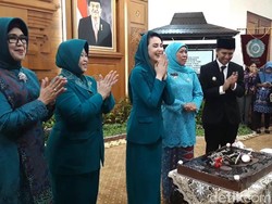 Momen Arumi Dapat Kejutan Ultah ke 25 di Hari Pelantikan Ketua PKK