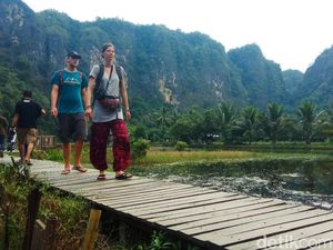 Tiket Pesawat Mahal, Pengunjung di Rammang-rammang Anjlok 50 Persen Tiket Pesawat Mahal, Pengunjung di Rammang-rammang Anjlok 50 Persen