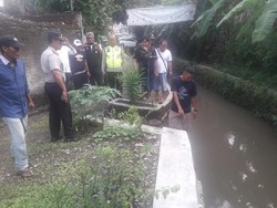 Seorang Balita di Bekasi Tewas Terhanyut Saat Main di Sungai