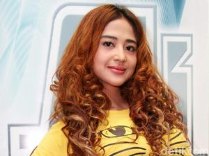 Meldi Dianggap Sengaja Jadikan Perseteruan Keluarga Jalan Naikkan Pamor Meldi Dianggap Sengaja Jadikan Perseteruan Keluarga Jalan Naikkan Pamor